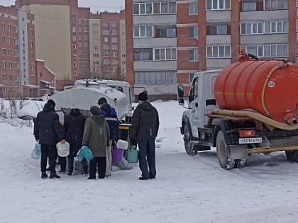 Власти Бердска предупредили о прекращении подачи горячей и холодной воды из-за дефекта на водоводе