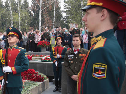 Промаршировать вдоль Монумента Славы предлагают жителям Новосибирска