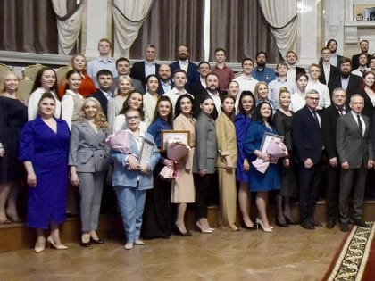 С песней по жизни: Сибирский русский народный хор отмечает 80-летие