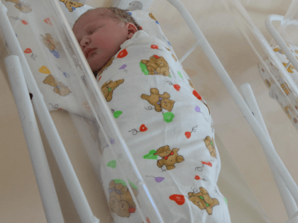 Новосибирские женщины предпочитают рожать после свадьбы