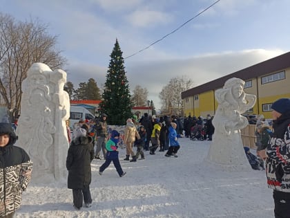 Праздничное открытие новогодних городков состоялось в Бердске