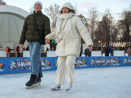 Запуск зимнего сезона: катание на коньках в городе
