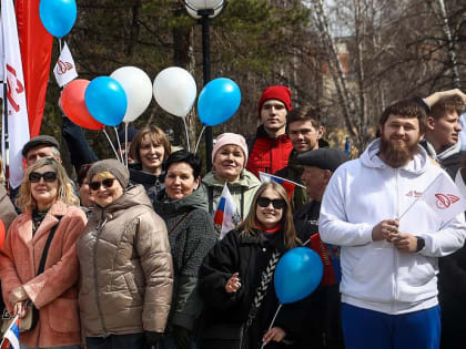 Как новосибирцы встретили Первомай в Центральном парке: 20 ярких фото