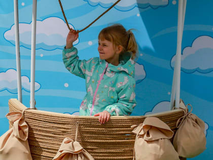 Большой детский праздник с пожарной машиной устроили возле ГПНТБ