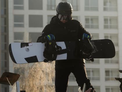 Самый высокий хаф-пайп в России построили в сноуборд-парке «Горский»