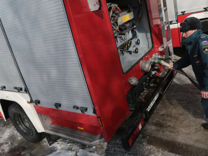 Четверых жильцов спасли из пожара в доме на улице Палласа