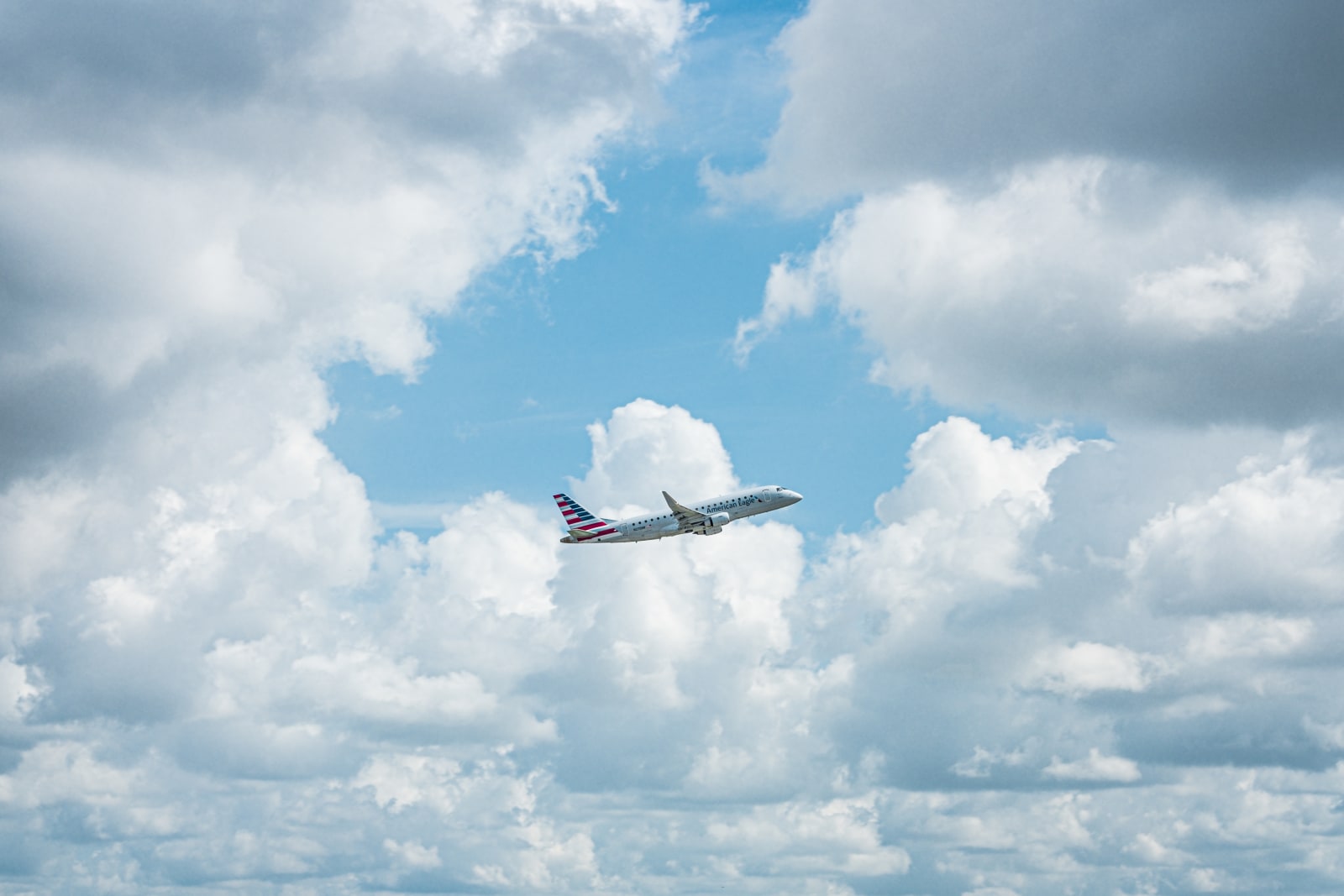 american-airlines-clouds