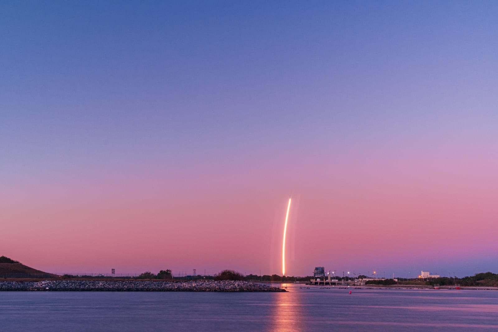 rocket-launch-long-exposure