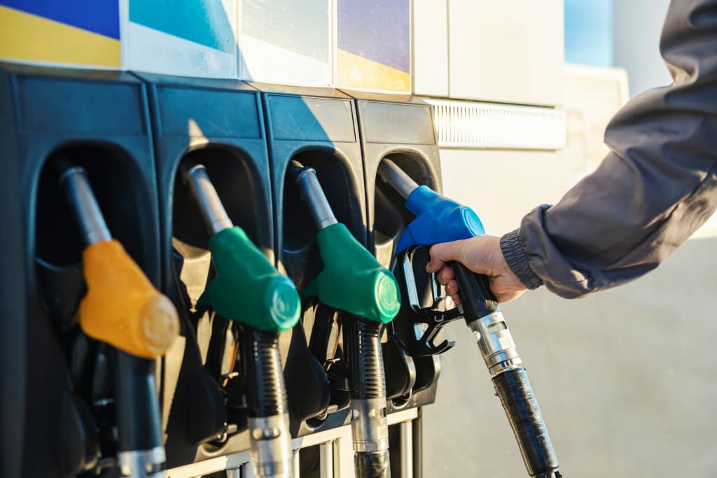 Pompa di benzina licenza standard c Dusan Petkovic