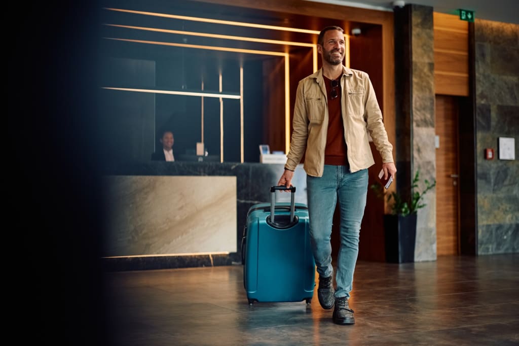 ragazzo con la valigia ragazzo con la valigia