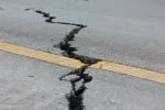 crepa di terremoto su strada