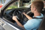 il passeggero senza cinture paga con il conducente