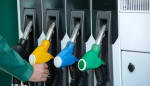assicurazioni news aumento benzina italiani usano meno auto