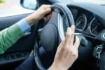 assicurazioni news divieto di fumo in auto possibile riforma del codice stradale