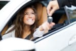 auto i giovani scelgono quella a noleggio