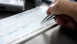 carta di credito news addio agli assegni bancari le banche stanno cominciando ad abolirli