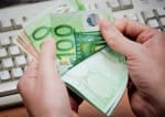 carta di credito news bancomat indipendenti a rischio evasione i timori della ce