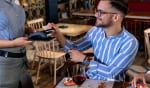 carta di credito news pagamenti elettronici l obbligo del pos potrebbe passare da 60 euro in su
