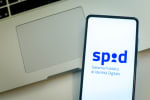 cellulare con spid sullo schermo cellulare con spid sullo schermo
