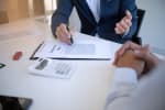 cliente con consulente assicurativo cliente con consulente assicurativo