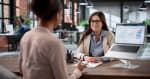 cliente con consulente finanziario