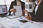 consulenti finanziari mostrano consulenti finanziari mostrano