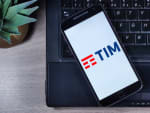 logo tim sullo schermo della smartphone