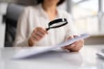 Persona che effettua un controllo fiscale