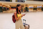 ragazza aeroporto con