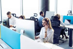 sala con addetti call center