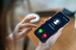 smartphone con chiamata sconosciuta