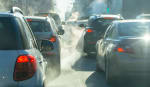 Strada trafficata e smog