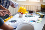 Persone che progettano lavori casa