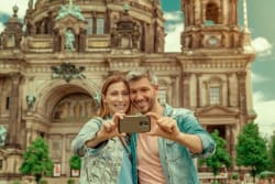 Social in viaggio: gli italiani sempre più moderati Social in viaggio: gli italiani sempre più moderati