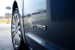 Veicoli elettrici giù di batteria ma su come costi