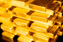 Investire nell'oro conviene? Come e quando farlo