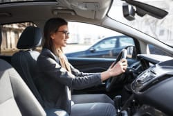 Guida esperta, libera o esclusiva: come scegliere la formula assicurativa