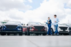 Nuove auto cinesi sul mercato italiano nel 2026: scopri i nuovi brand disponibili a noleggio su Facile.it!