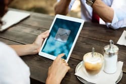 Vodafone Data: tutti gli abbonamenti business per navigare con chiavette e mobile WiFi Vodafone Data: tutti gli abbonamenti business per navigare con chiavette e mobile WiFi