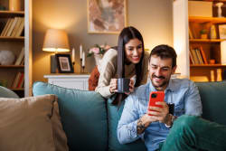 Minuti e SMS illimitati con le offerte mobile Iliad: le tariffe del mese attivabili da tutti