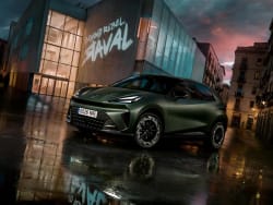 Cupra Raval: la nuova elettrica compatta che punta anche sul noleggio lungo termine