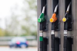 Carburanti, è stop allo sconto statale: slittano le accise mobili e aumenta il diesel Carburanti, è stop allo sconto statale: slittano le accise mobili e aumenta il diesel