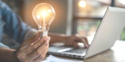 Luce indicizzata a maggio 2026: le offerte convenienti da non perdere Luce indicizzata a maggio 2026: le offerte convenienti da non perdere