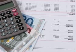Classifica dei principali fornitori di energia elettrica: quali sono i migliori secondo Altroconsumo e Arera Classifica dei principali fornitori di energia elettrica: quali sono i migliori secondo Altroconsumo e Arera