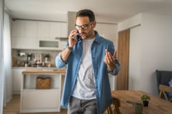 Truffa del sì: cosa fare se hai risposto sì ad un call center Truffa del sì: cosa fare se hai risposto sì ad un call center