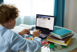 Bonus computer scuola 2026: come ottenere i fondi regionali e le detrazioni fiscali Bonus computer scuola 2026: come ottenere i fondi regionali e le detrazioni fiscali