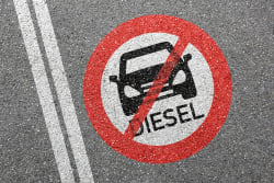 Stop diesel Euro 5 in Lombardia dal 1° ottobre 2026: comuni coinvolti e orari Stop diesel Euro 5 in Lombardia dal 1° ottobre 2026: comuni coinvolti e orari