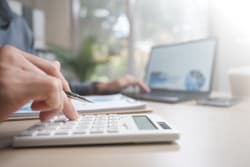 Conti: Ecco come il Fisco controllerà i conti correnti dei contribuenti nel 2026