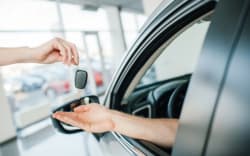 Guida completa all'acquisto di un'auto usata: consigli per trovare offerte vantaggiose Guida completa all'acquisto di un'auto usata: consigli per trovare offerte vantaggiose