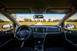 Le auto più tecnologicamente avanzate del momento: AI, guida autonoma e software al centro dell’esperienza